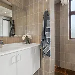 בית נופש Four-bedroom In *